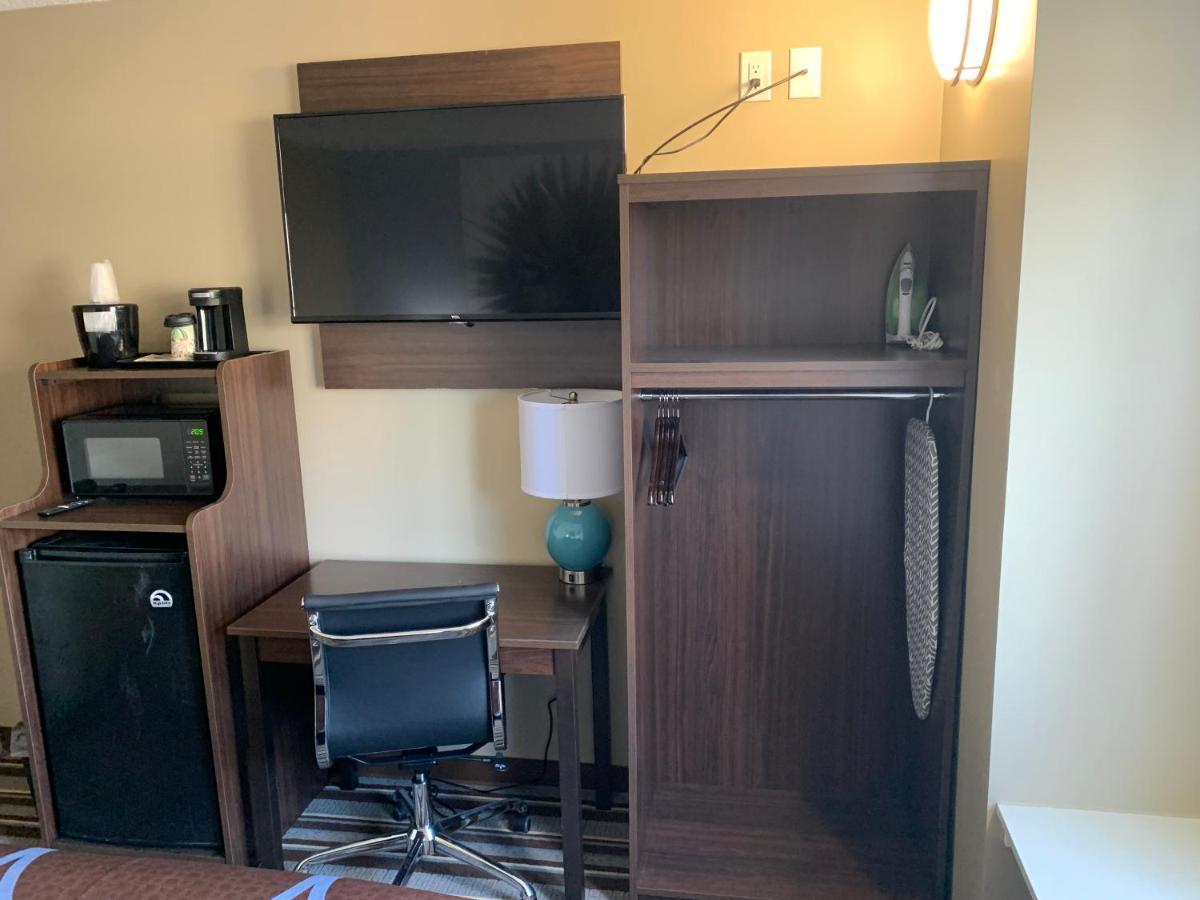 فندق Super 8 By Wyndham جوليت المظهر الخارجي الصورة