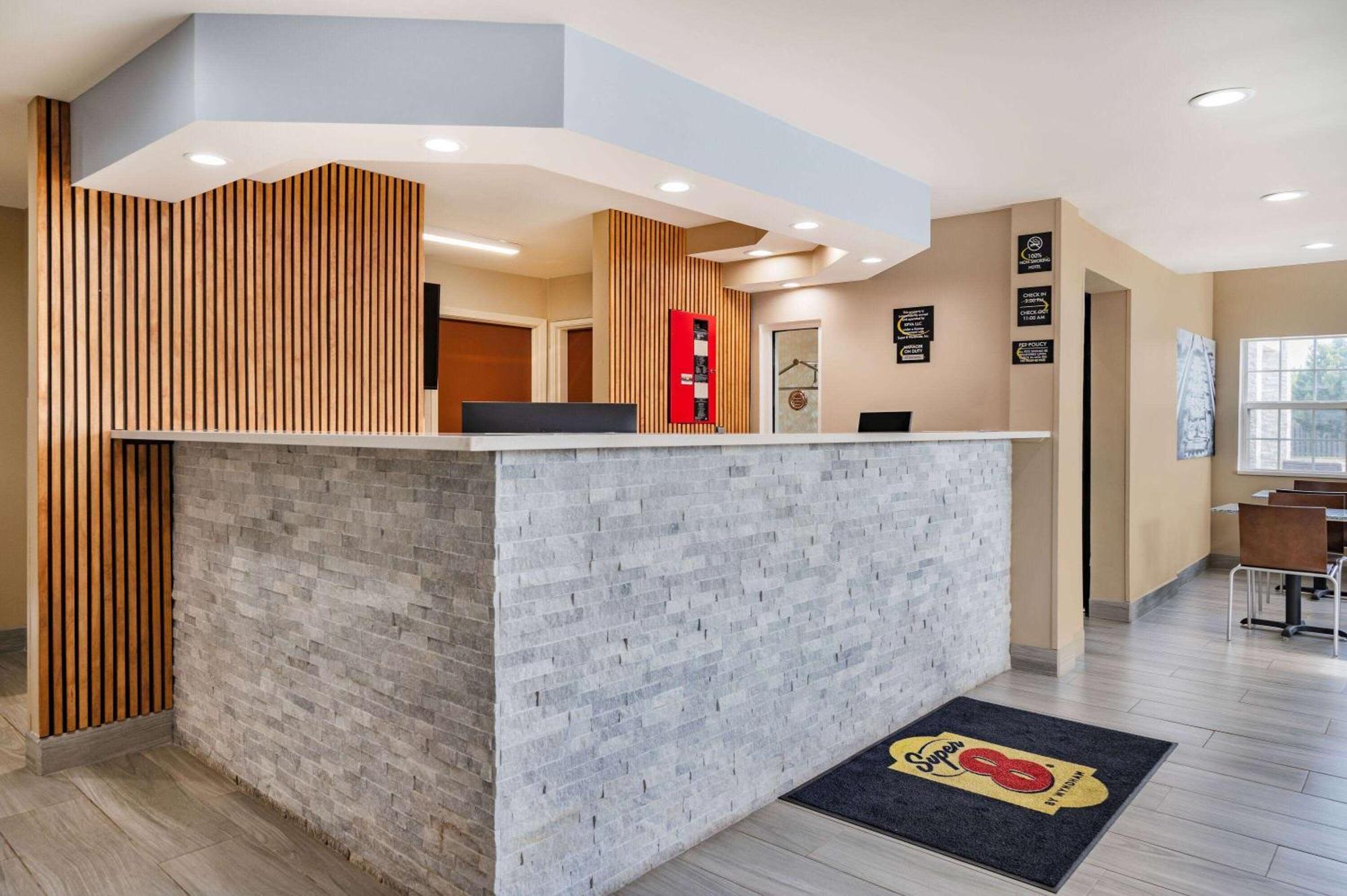 فندق Super 8 By Wyndham جوليت المظهر الخارجي الصورة